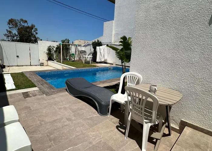 Coquette Villa Avec Piscine